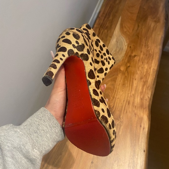 Christian Louboutin heeled boot - Picture 2 of 7